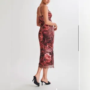 NEW Meshki Floral Lace Up Satin Midi Dress Women’s Size Large thumbnail 2