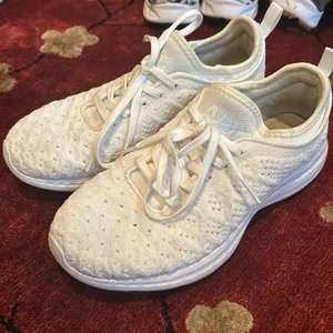 APL gym shoes thumbnail 1