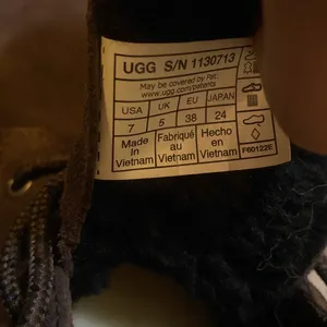 UGG Romely Heirtage Boot size US 7 thumbnail 4
