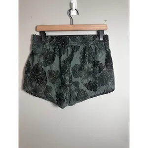 Aerie Women Green Black Tropical Monstera‎ Leaf Nylon Running Shorts Medium thumbnail 3