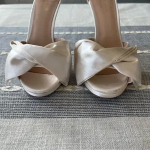 Kate Spade Bridal Bow Heeled Sandals Platform Ivory Satin Size 6 thumbnail 8