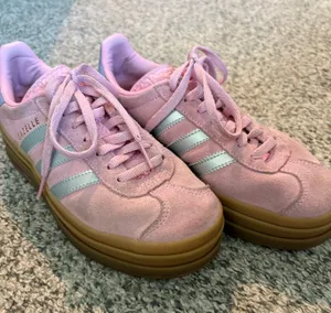 Pink Adidas Gazelle thumbnail 1