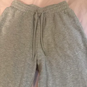 H&M Gray XS Sweatpants – Casual Lounge Pants thumbnail 3