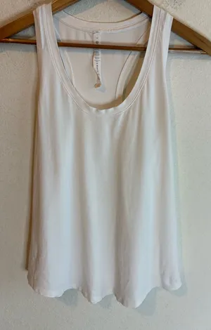 lululemon athletica White Scoop Neck Tank Top size 8 thumbnail 1