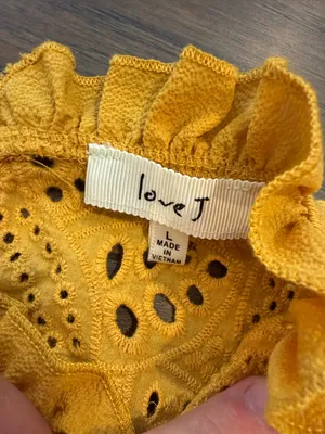 love J Mustard Yellow Eyelet Sleeveless Ruffle Top Size Large - C58-031 thumbnail 2