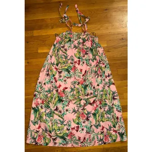 H&M Smocked-bodice strappy dress in a pink/floral or tropical pattern 12 New thumbnail 4