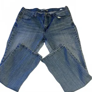 Levi's Bootcut 515 Jeans Classic Blue Denim Light Wash Woman’s Size 12 S/C thumbnail 3