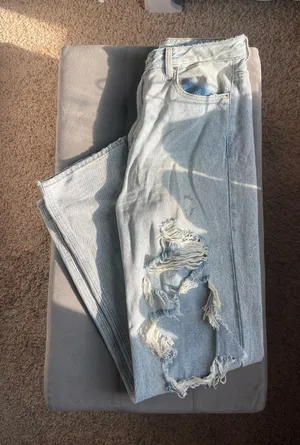 PacSun 90s Ripped Boyfriend Jeans Light Wash thumbnail 1