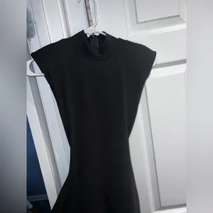 Pretty Little Thing Dress Shape Black Padded Shoulder Midi Size 0 Women PLT thumbnail 5