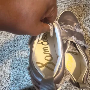 Sam Edelman Women 7.5M‎ Mauve Grey Satin Frayed Edge Slip On Platform Sneakers thumbnail 5