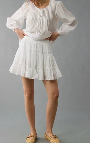 American Eagle High Waisted tiered mini skirt / skort in white size XS boho thumbnail 1