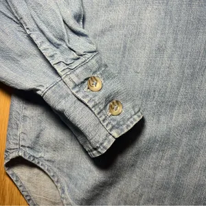 Democracy Linen Button-Up Denim‎ Blouse Womens Size XS Light Wash Casual Top thumbnail 3