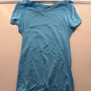 Lululemon Swiftly Tech Short Sleeve thumbnail 1