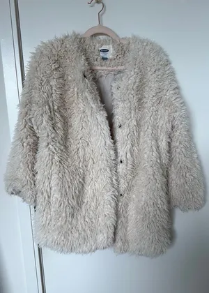 Old Navy Faux Fur Coat thumbnail 1