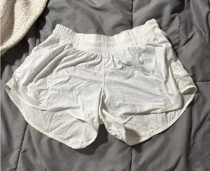 Lululemon Shorts Hotty Hot 2.5" White thumbnail 1