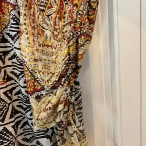 Chico’s‎ Brown And Orange Ruched Sleeve Top Size 2 (Large) thumbnail 4