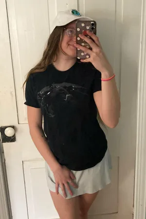 Marvel loot wear black panther short sleeve Tshirt thumbnail 1