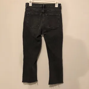 Everlane Women's High Rise Kick Crop Jeans Black Size 28 thumbnail 4