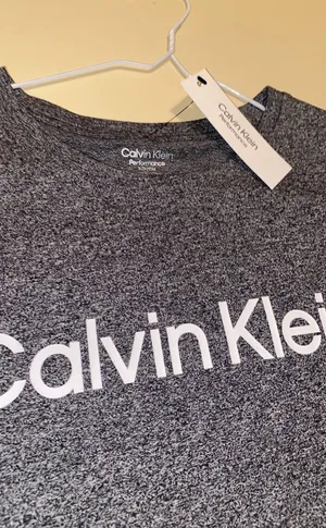 Calvin Klein Tshirt thumbnail 3
