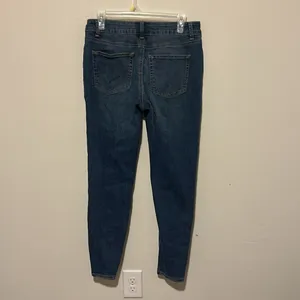 5/$30 🎈 Maurices women’s medium distressed denim Jeggings thumbnail 3