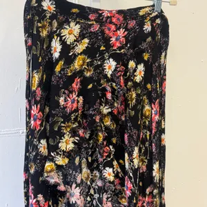 Blue Life Floral Maxi Beach Skirt Black Ruffle High Low Boho Wildflower Rayon Sm thumbnail 5