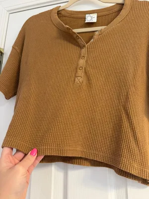 Offline by Aerie Wow! Waffle Short Sleeve Henley T-shirt Size: Small thumbnail 3