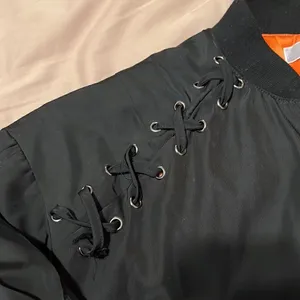 Article size M black with orange lining zip front bomber jacket EUC Size M thumbnail 11