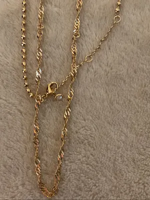Layered Gold Necklace with Emerald-Green Pendant thumbnail 5
