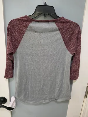 Almost Famous Bunny Graphic Raglan Tee –‎ Women’s Small Grey & Burgundy thumbnail 9