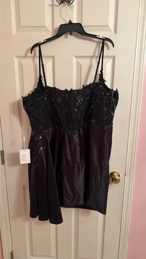 Black stacees hoco dress Size 24 thumbnail 4