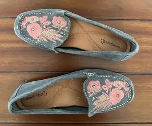 BareTraps Otella Suede Embroidered Women's Shoe Size 8 #771 thumbnail 1