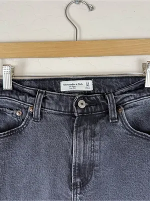 Abercrombie & Fitch The Baggy Low Rise Jean Short Faded Black Raw Hem thumbnail 6