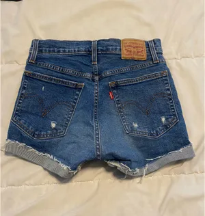 Levi’s Shorts thumbnail 1