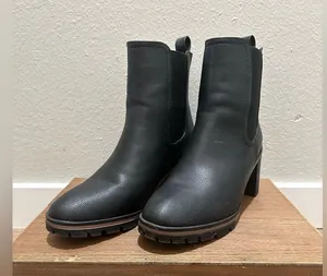 ZBY Women’s Lug Sole Platform Chelsea Boots Size 7.5 Black. Like new! thumbnail 1
