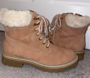 Steve Madden Boots thumbnail 1