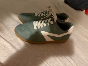 green shoes Size 8 thumbnail 2