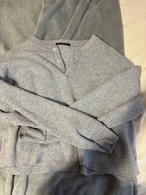 Brandy Melville Cropped Sweatshirt Grey thumbnail 1