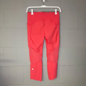 Lululemon On Pace Crop *21" in Glossy Women’s Size 6 Athletic Leggings thumbnail 8