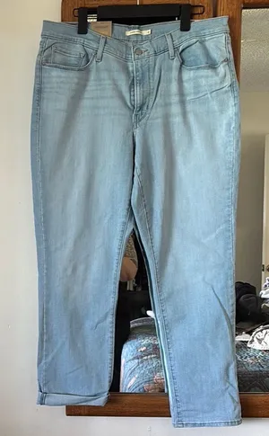 NWT mid rise classic straight Levi’s Light Blue Denim size 16 med 33 x 30 thumbnail 1