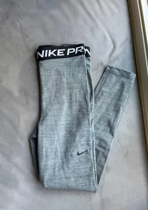 Nike nwt  pro leggings thumbnail 1