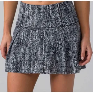 Lululemon‎ Lost in Pace Skort Size 6 Tall Black Country Club Preppy Tennis Prep thumbnail 2