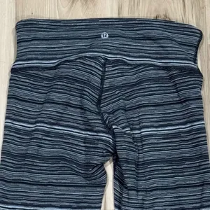 Lululemon Grey Striped Chaturanga Leggings Women’s 6 thumbnail 3