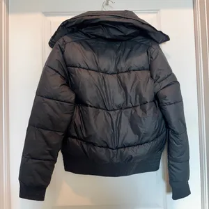 Black hollister puffer jacket thumbnail 3