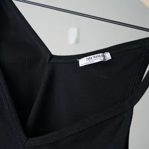 Zara Ribbed Black Crop Top Spaghetti Strap Cami Solid Cropped V-Neck Summer EUC thumbnail 5