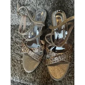 Badgley Mischka‎ Gold/Rose Gold Embellished Strappy 3" Heels Size 5 thumbnail 2