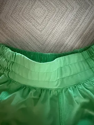 Lululemon Hotty Hot Shorts Low Rise 2.5” Lime Green Women’s Size 2 thumbnail 2