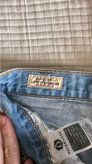 Levi’s 501 Jeans Straight Leg Button Fly thumbnail 3