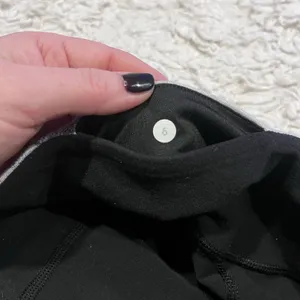 Lululemon Women’s Black Yoga Athletic Leggings Pants Size 6 Blue Waisted Flare thumbnail 3