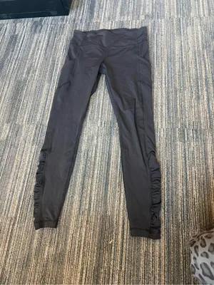 Lululemon Black Ruched Leggings Size 10 29” Inseam Side Pockets thumbnail 2