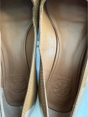 Tory Burch Tan Patent Leather Mary Jane Pumps with Logo Accent thumbnail 12